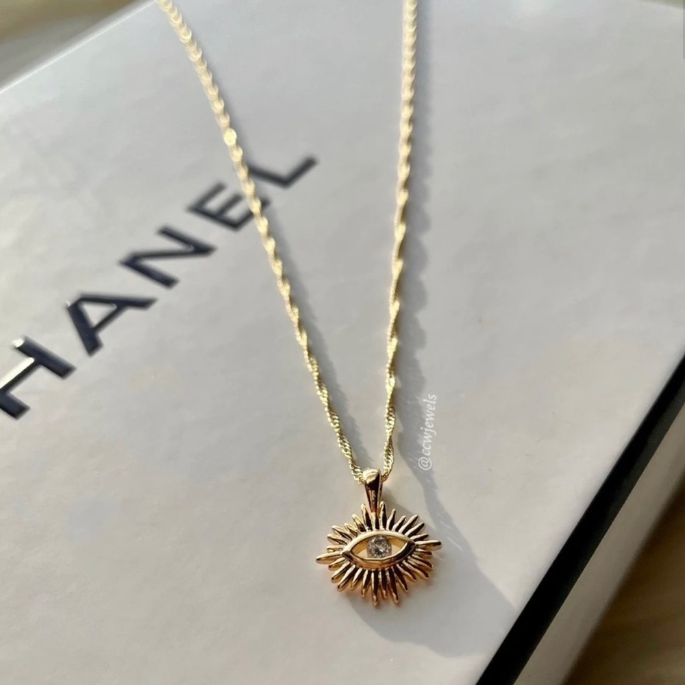 🚨 SOLD🚨 Evil Eye Sun Kissed 14K Charm Gold Necklace